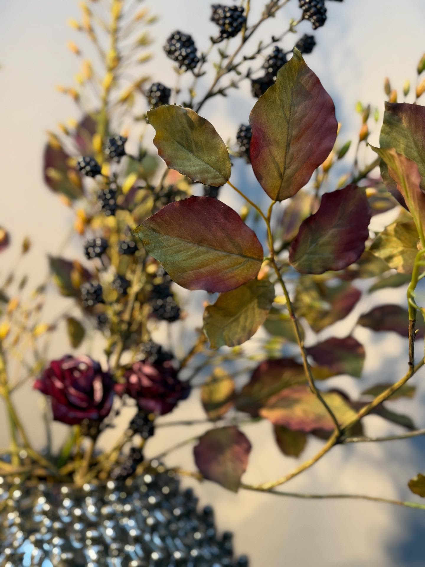 Falleg silkiblómaskreyting frá Studio Bloom