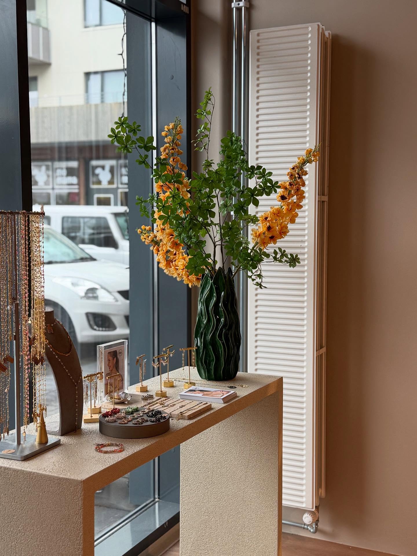 Falleg silkiblómaskreyting frá Studio Bloom