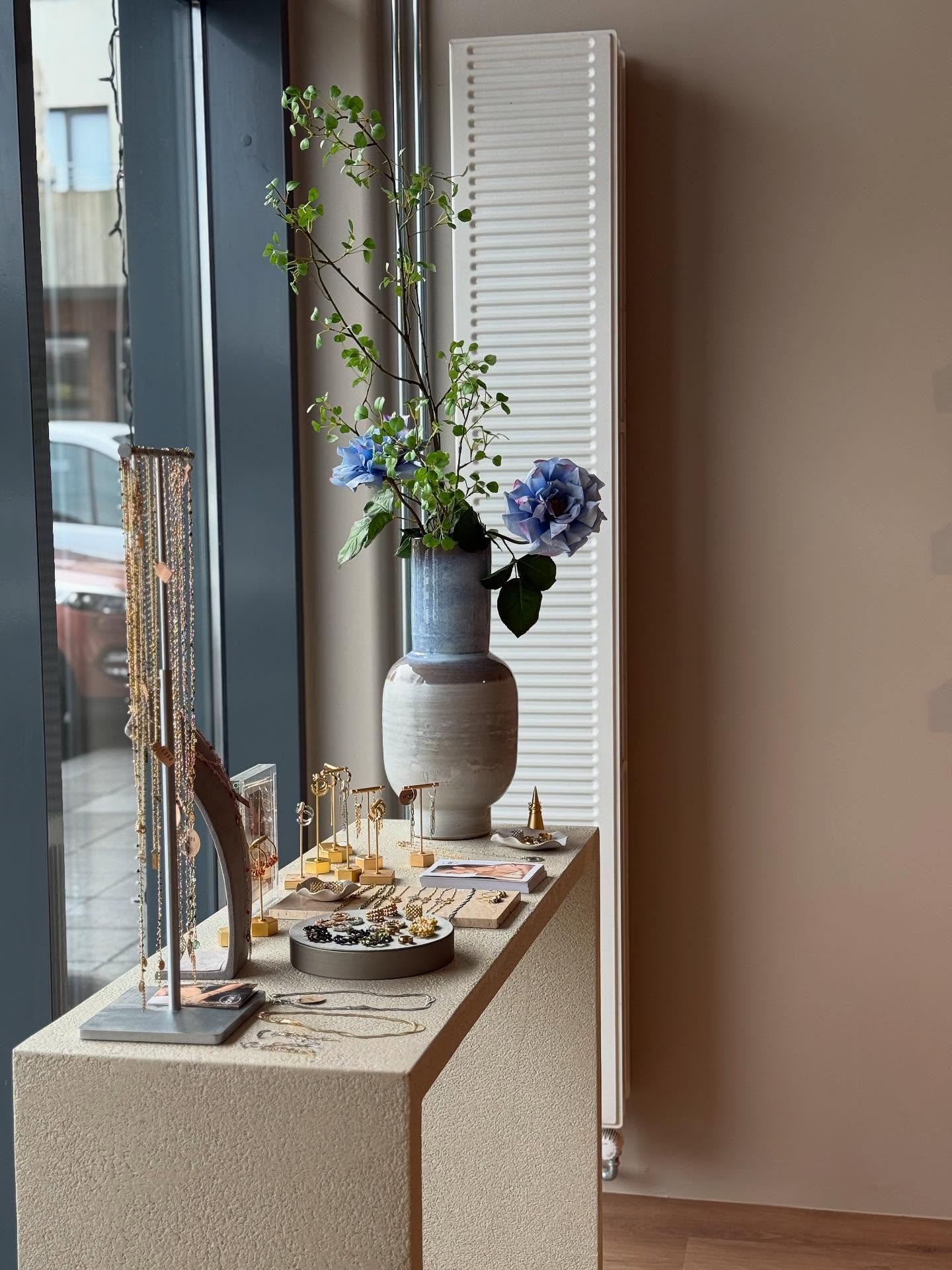 Falleg silkiblómaskreyting frá Studio Bloom