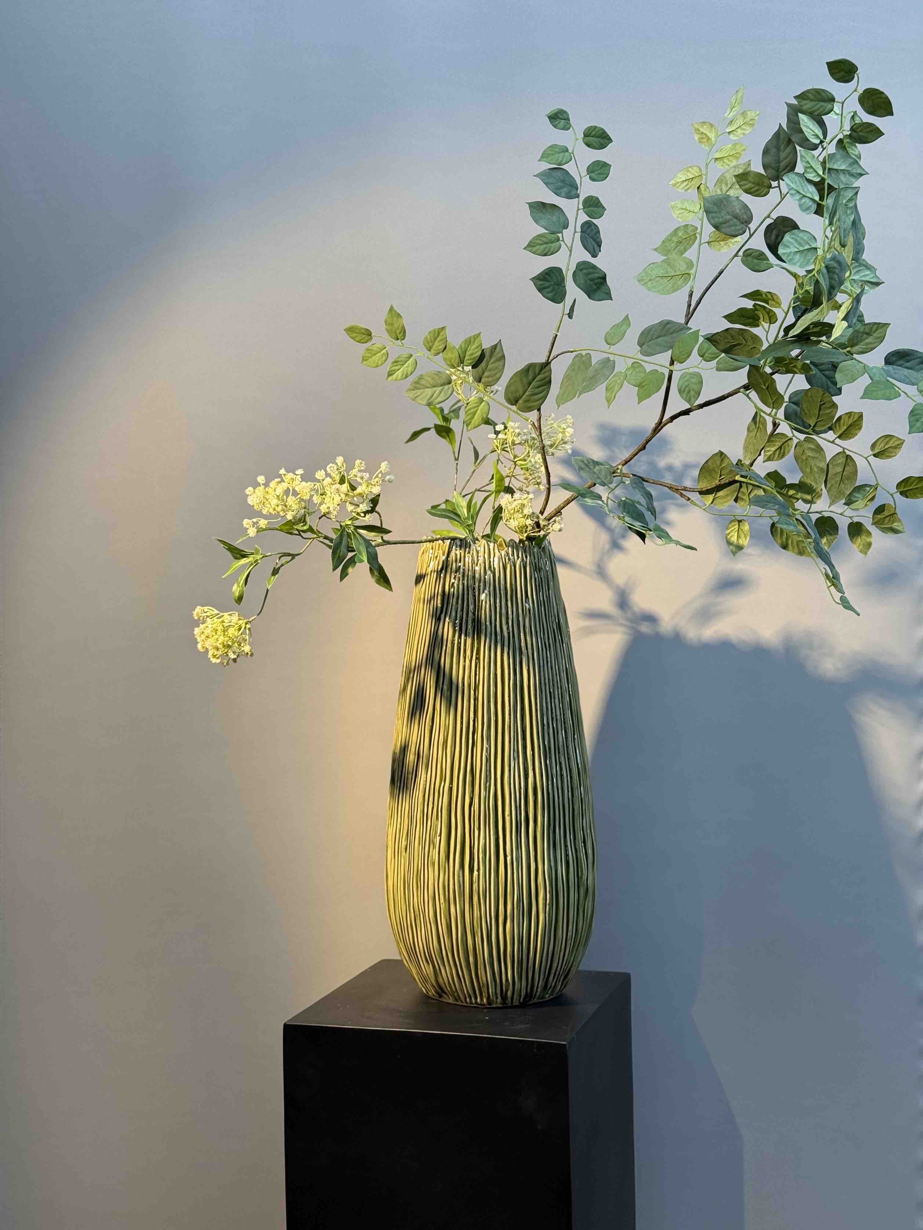 Falleg silkiblómaskreyting frá Studio Bloom