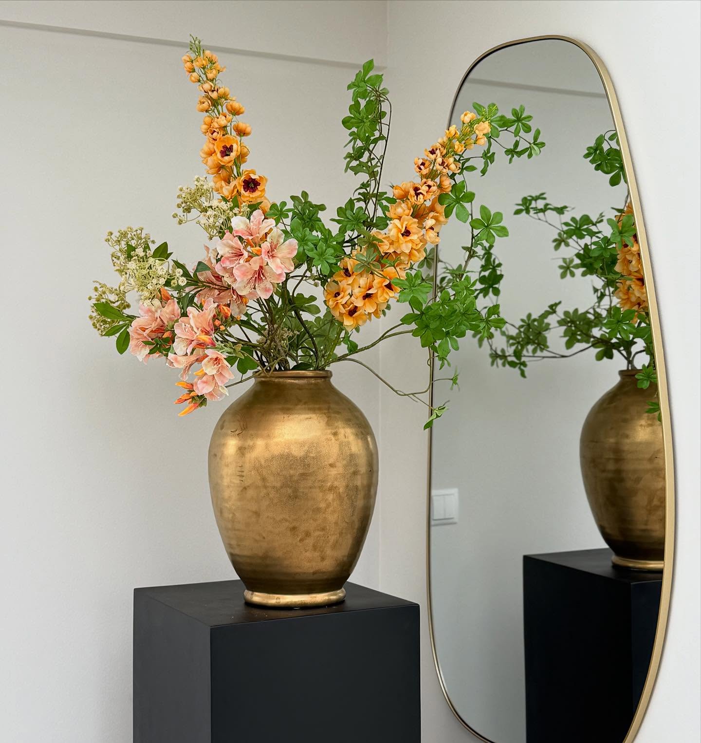 Falleg silkiblómaskreyting frá Studio Bloom