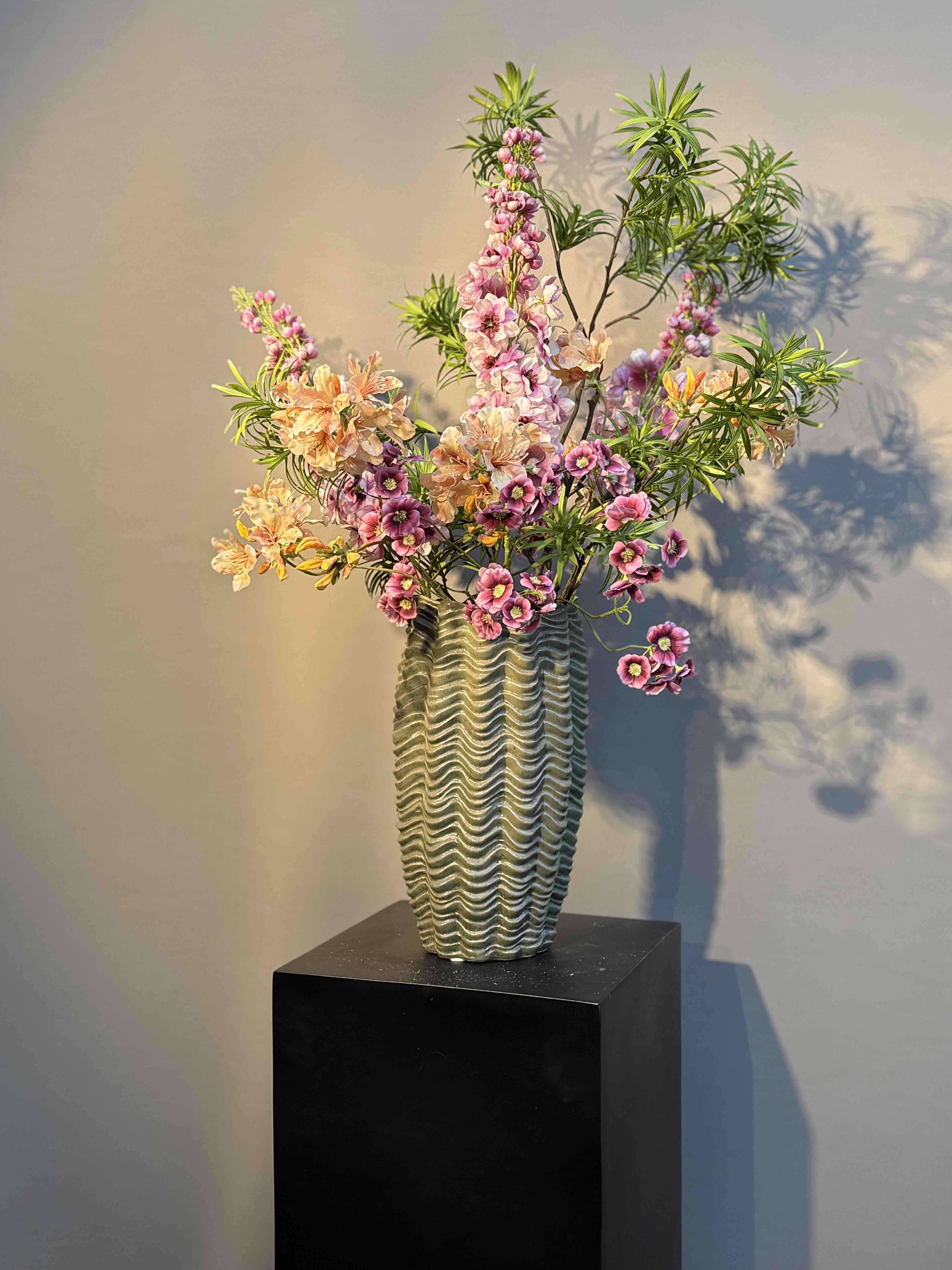 Falleg silkiblómaskreyting frá Studio Bloom